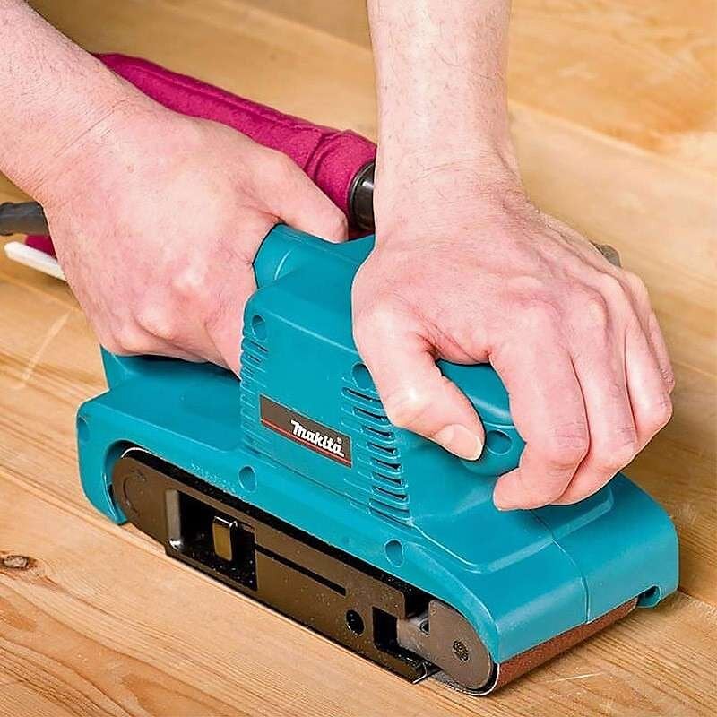 Makita – Ponceuse à bande 650 W 76 x 457 mm