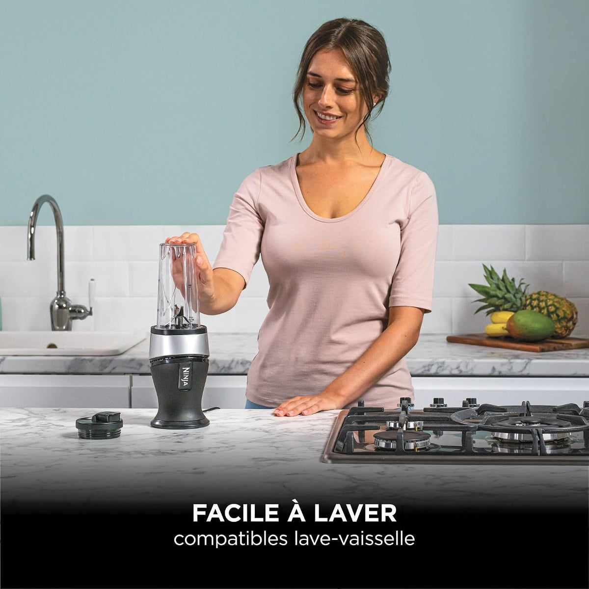 Ninja 700W Mixeur Slim et Smoothie Maker, 2x 470ml gobelets avec couvercles à bec, mixeur personnel, écrase la glace et les fruits congelés, argent/noir QB3001EUS