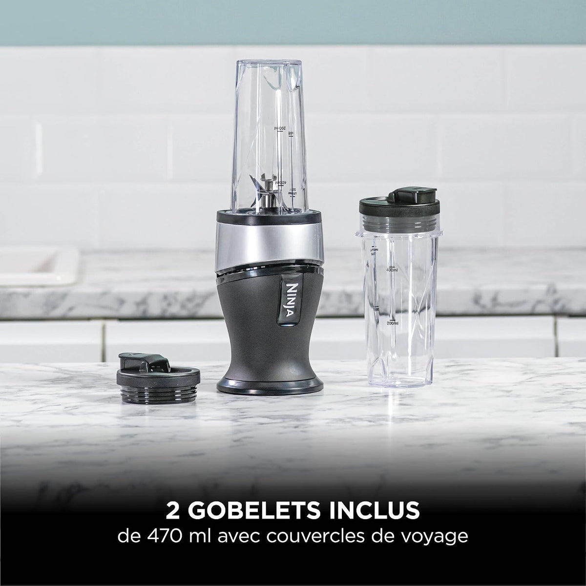 Ninja 700W Mixeur Slim et Smoothie Maker, 2x 470ml gobelets avec couvercles à bec, mixeur personnel, écrase la glace et les fruits congelés, argent/noir QB3001EUS