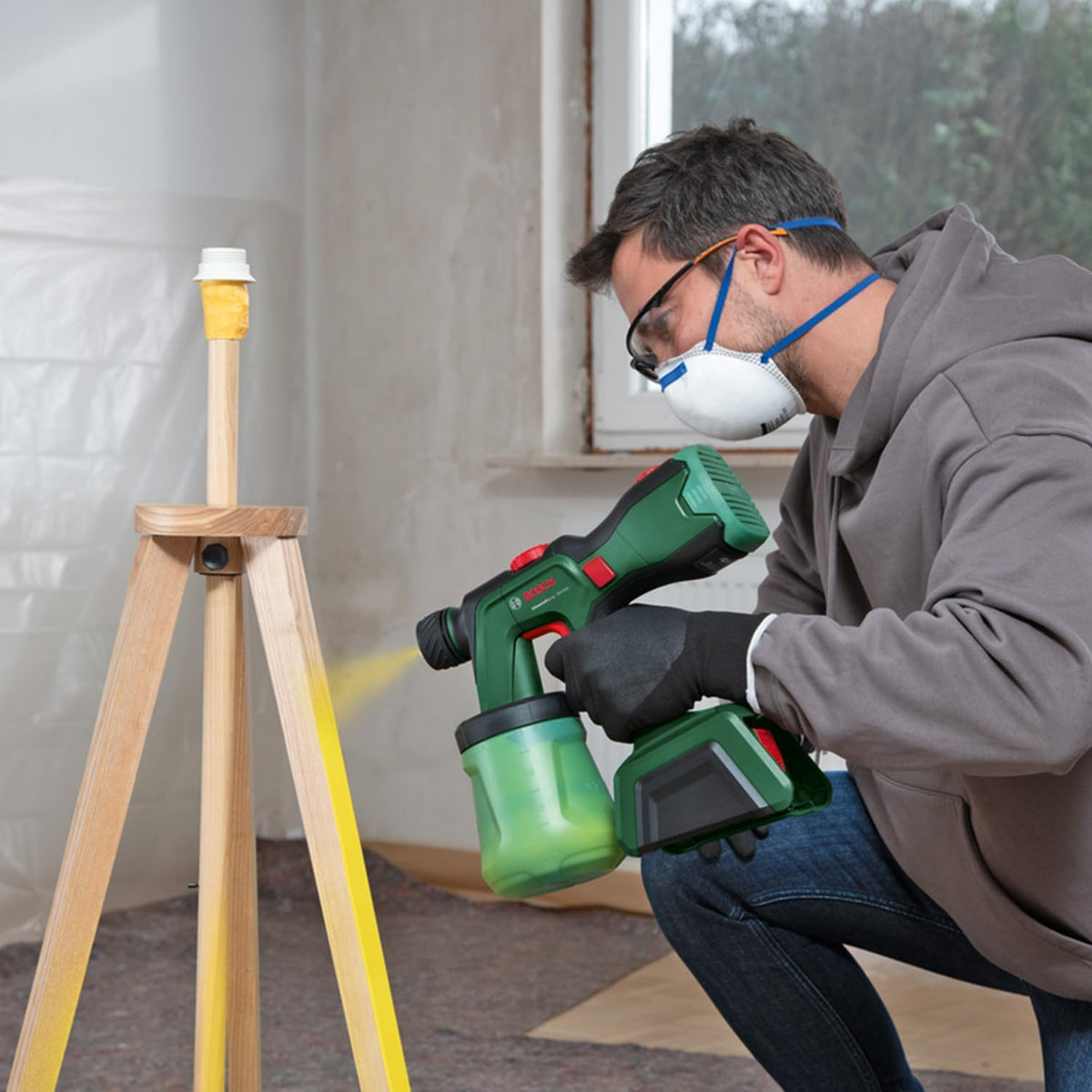 Bosch Pistolet à peinture sans fil AdvancedSpray 18V-500 (laques, vernis, peintures à disp./latex ; 3m²/min ; 2x godets 1 200 ml ; système 18V ; sans batterie)