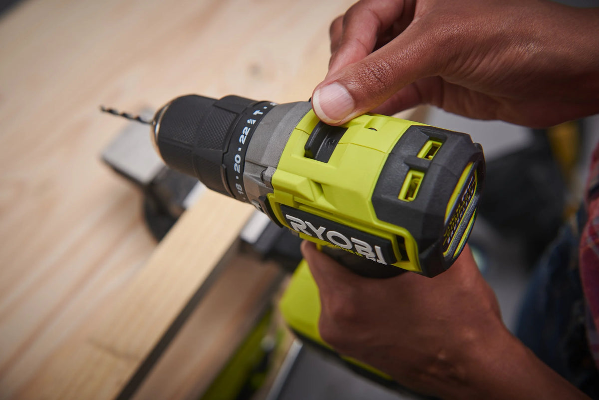 Perceuse à percussion Brushless 60Nm Ryobi RPD18C1 18V ONE+ HP avec batterie 2Ah, chargeur et sac