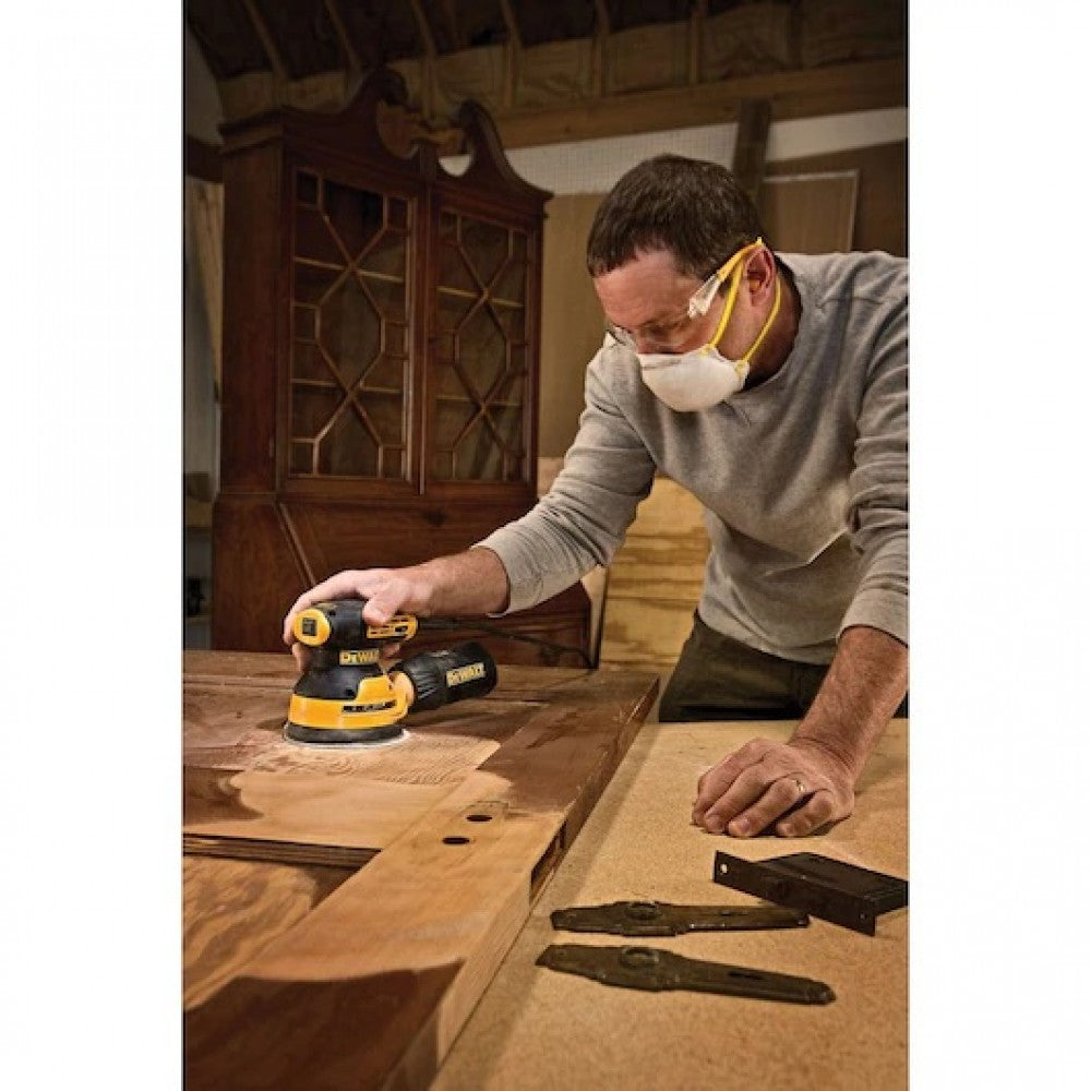 Dewalt – Ponceuse excentrique 280 W – DWE6423-QS