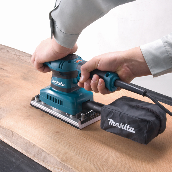 Ponceuse vibrante à variateur 190W - Makita BO3711